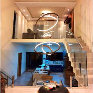 pendente_madeira_3_aros_ambientado