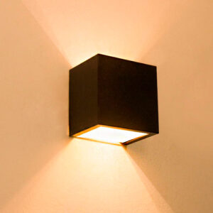 arandela_madeira_cubo_ligada