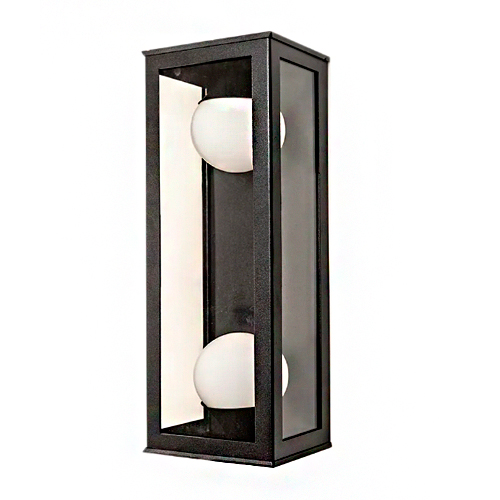 
Esta arandela retangular vertical possui estrutura metálica preta e faces de vidro transparente. Em seu interior, há dois globos esféricos brancos e leitosos, um posicionado no topo e outro na base, que difundem a luz de forma suave e elegante.