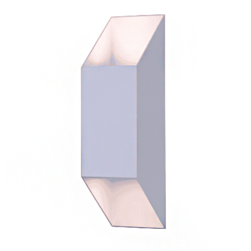
Esta arandela branca de parede, modelo Flash, tem um design geométrico e minimalista. Ela é composta por um bloco central retangular com as extremidades superior e inferior cortadas em diagonal. Esse formato permite que a luz seja projetada para cima e para baixo de forma suave e elegante.