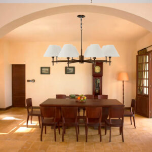 Lustre_gram_leone_8-bracos_ambientada