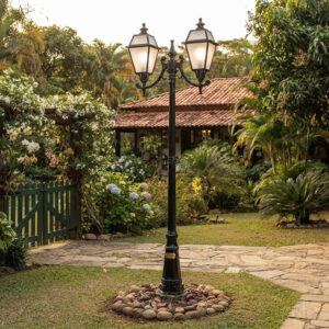 poste-classico-duplo-ambintado-com-8-vidros-metal-e-vidro